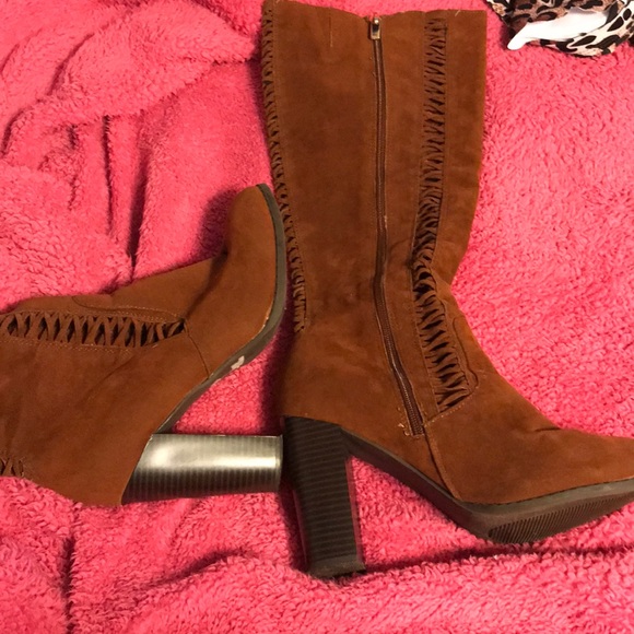 Women’s boots - Picture 2 of 2